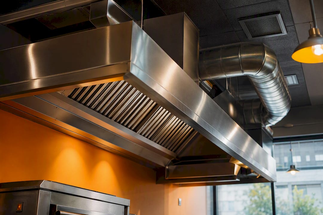 Café kitchen extraction canopy and ductwork